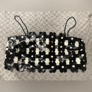Social Tourist Black Daisy Cropped Tank Size Medium